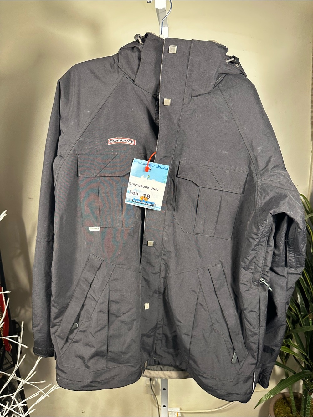 E17. Columbia Convert Black Hooded ski or Snowboarding Jacket